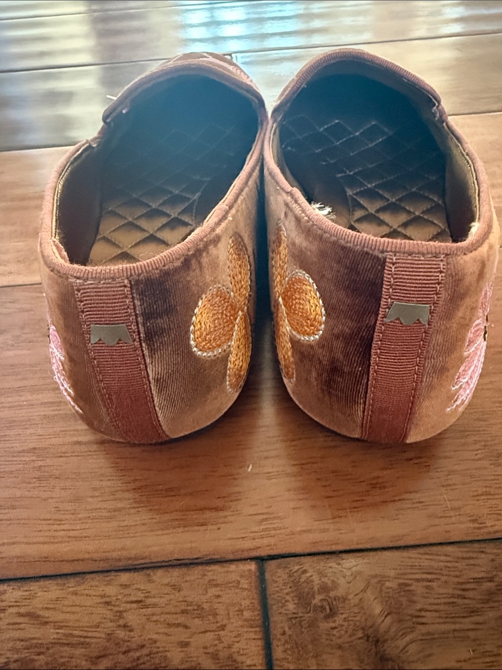 Birdies Brown Velvet Starling Loafers with Pink & Yellow Embroidered Flowers 7.5 - Picture 8 of 8